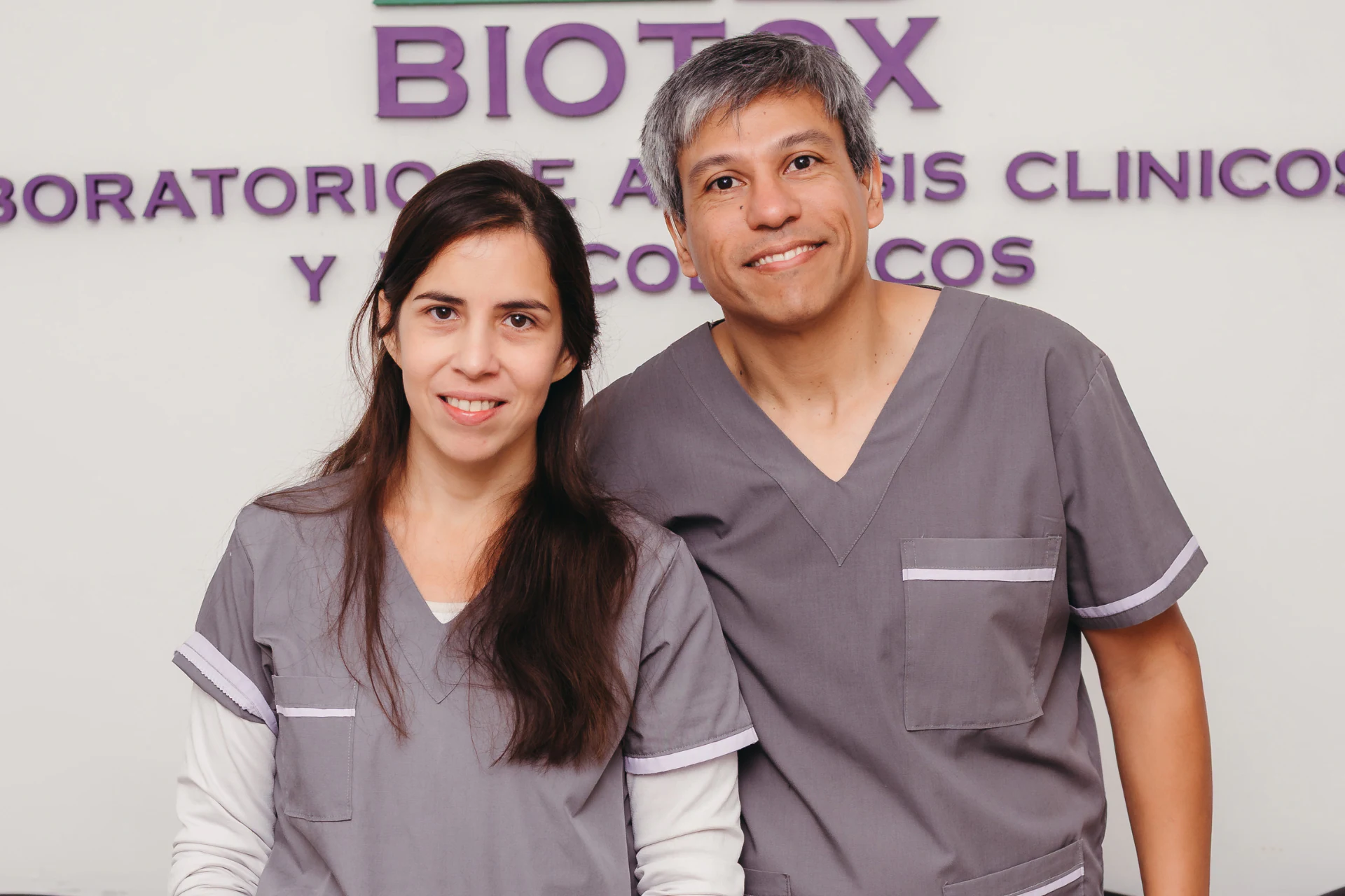 Equipo profesional de BIOTOX en su laboratorio de Corrientes